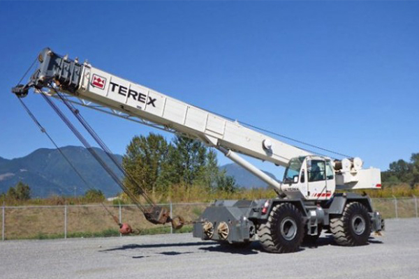 Terex RT on road